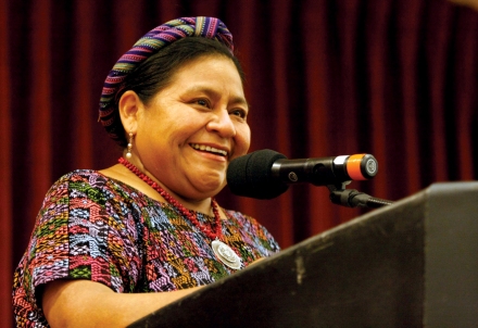 Rigoberta-Menchú-Conferencia